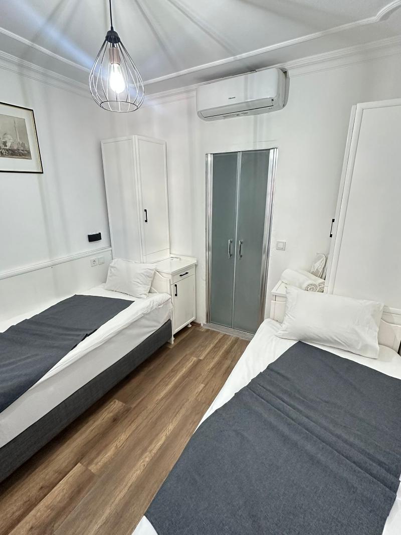 Karyatit hotel Kaleici image
