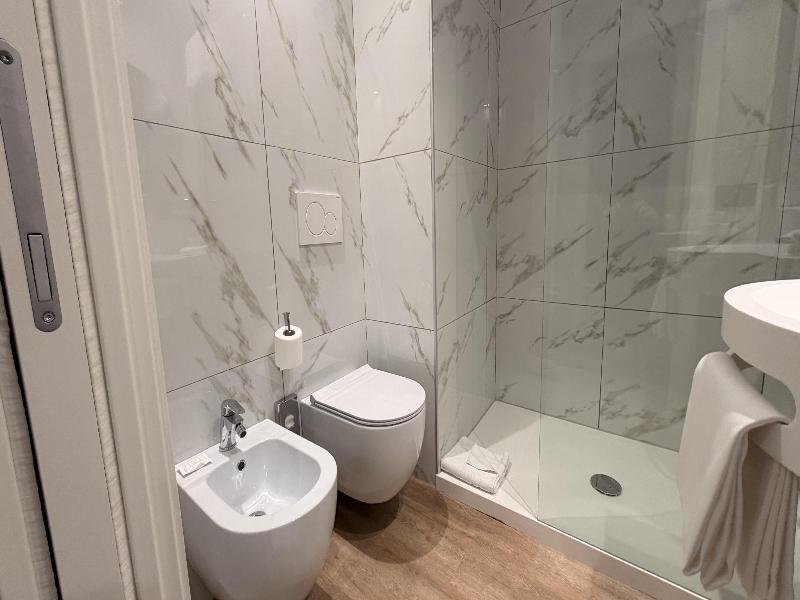 Astoria Sure Hotel Collection by Best Western image
