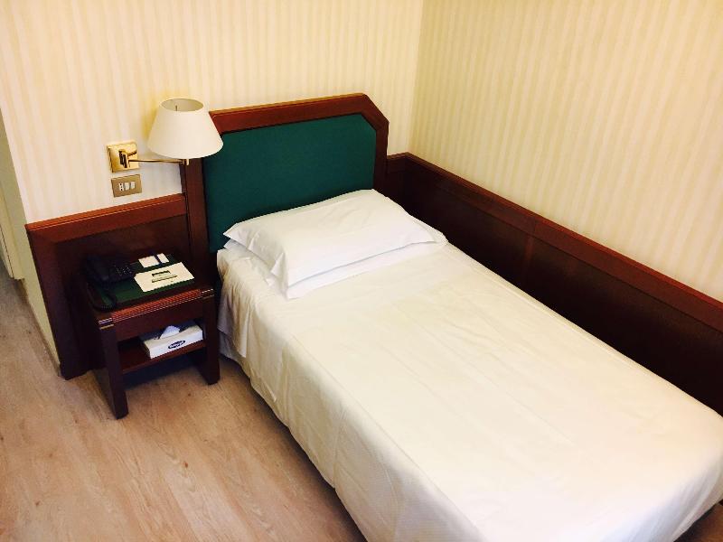 Astoria Sure Hotel Collection by Best Western image