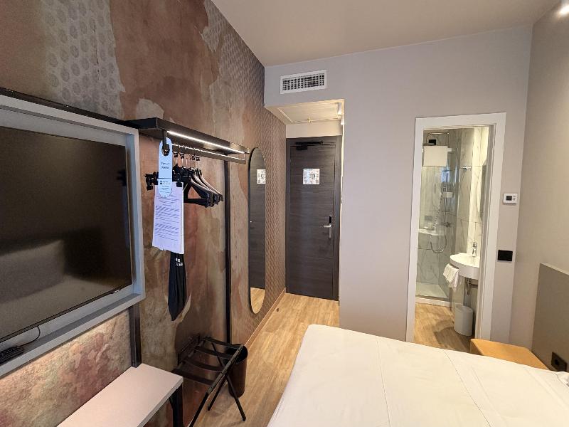 Astoria Sure Hotel Collection by Best Western image