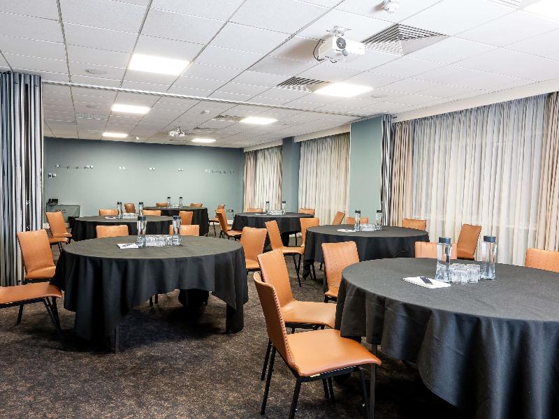Novotel Cardiff Centre image