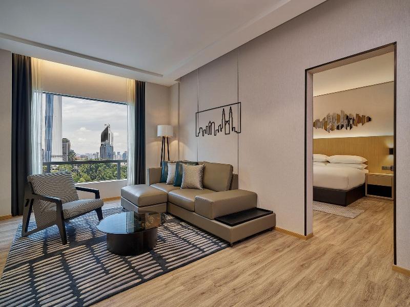 Renaissance Kuala Lumpur Hotel image