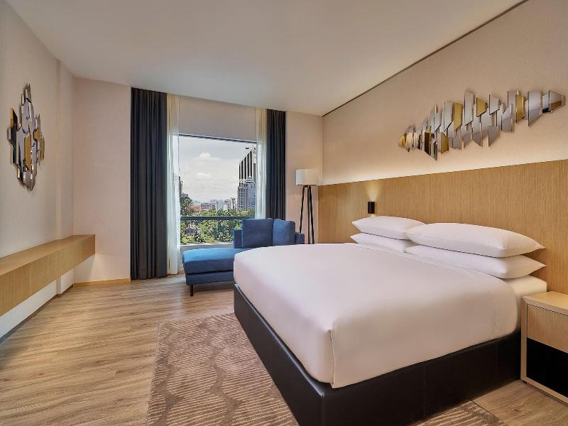 Renaissance Kuala Lumpur Hotel image