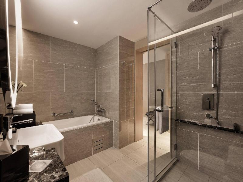 Renaissance Kuala Lumpur Hotel image