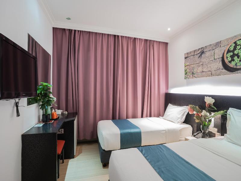 Floresta Hotel Chinatown image