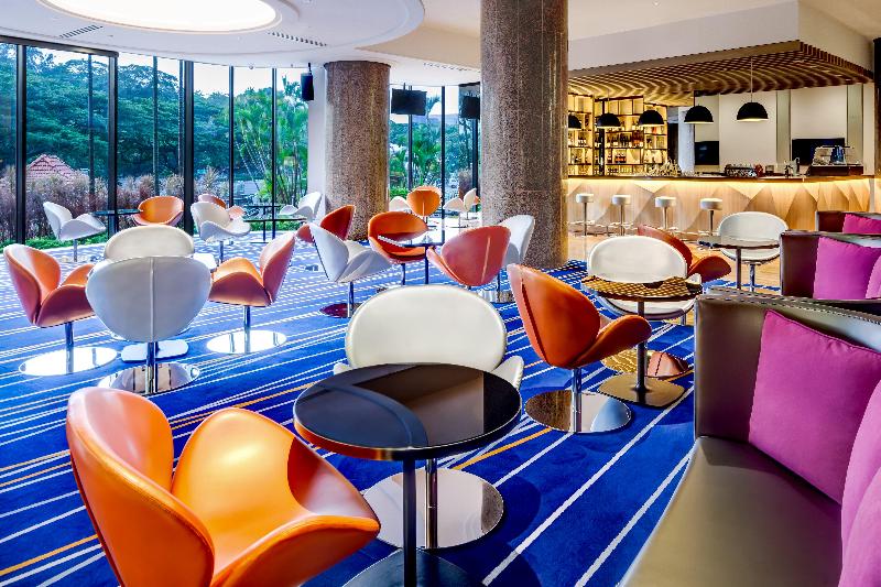 Stay in style at Holiday Inn Singapore Atrium