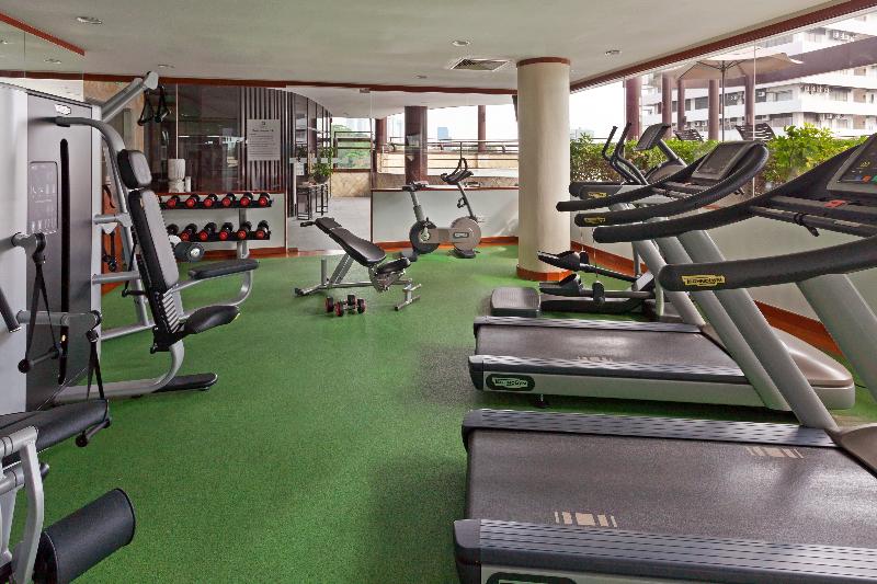 Stay in style at Holiday Inn Singapore Atrium