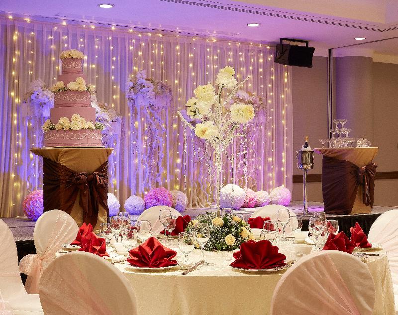 Stay in style at Holiday Inn Singapore Atrium