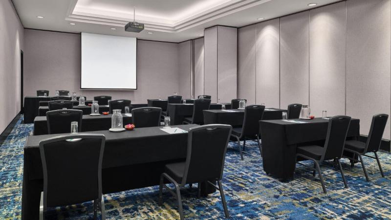 Stay in style at Holiday Inn Singapore Atrium