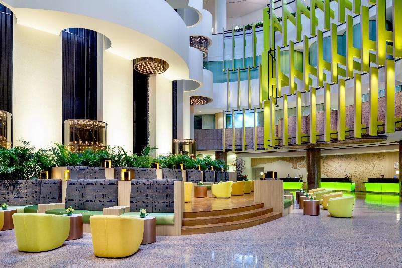 Stay in style at Holiday Inn Singapore Atrium
