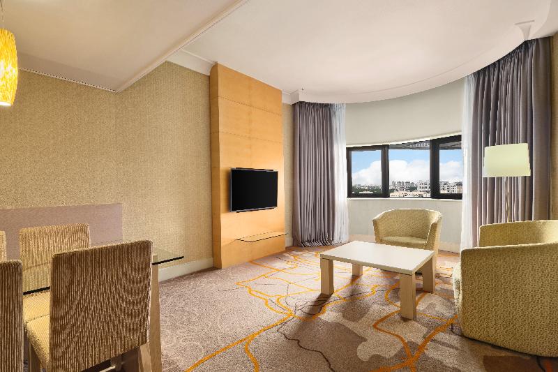 Stay in style at Holiday Inn Singapore Atrium