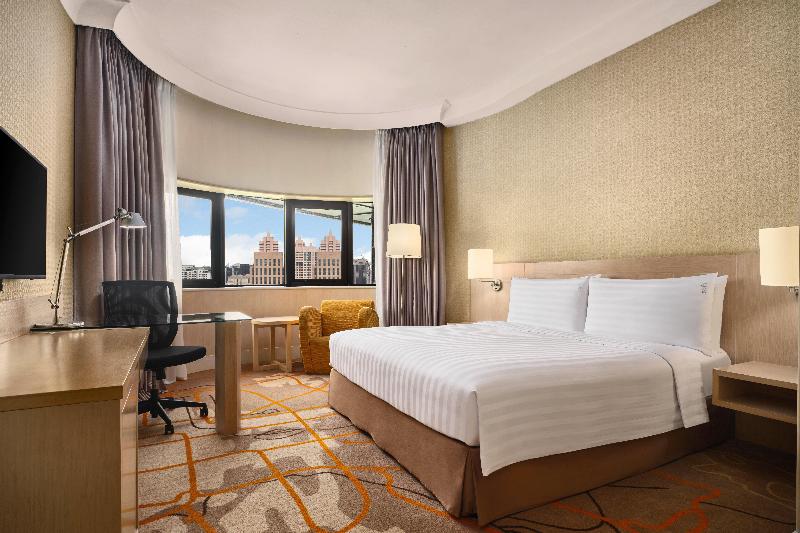 Stay in style at Holiday Inn Singapore Atrium