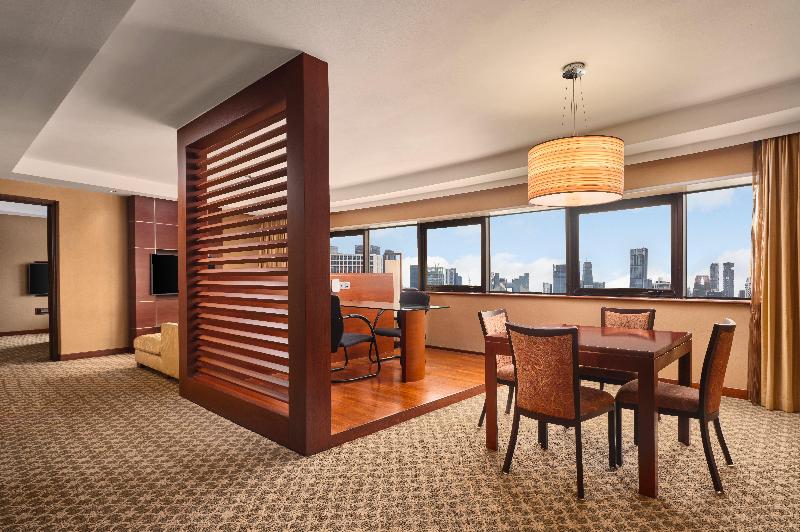 Stay in style at Holiday Inn Singapore Atrium