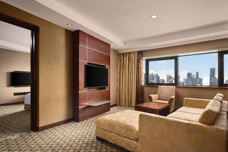 Stay in style at Holiday Inn Singapore Atrium