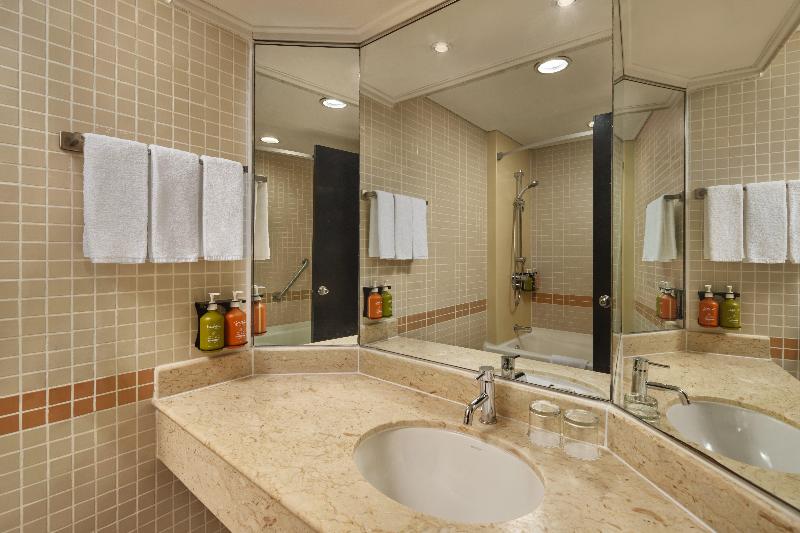 Stay in style at Holiday Inn Singapore Atrium