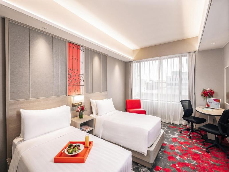 Stay in style at Royal Plaza on Scotts Singapore