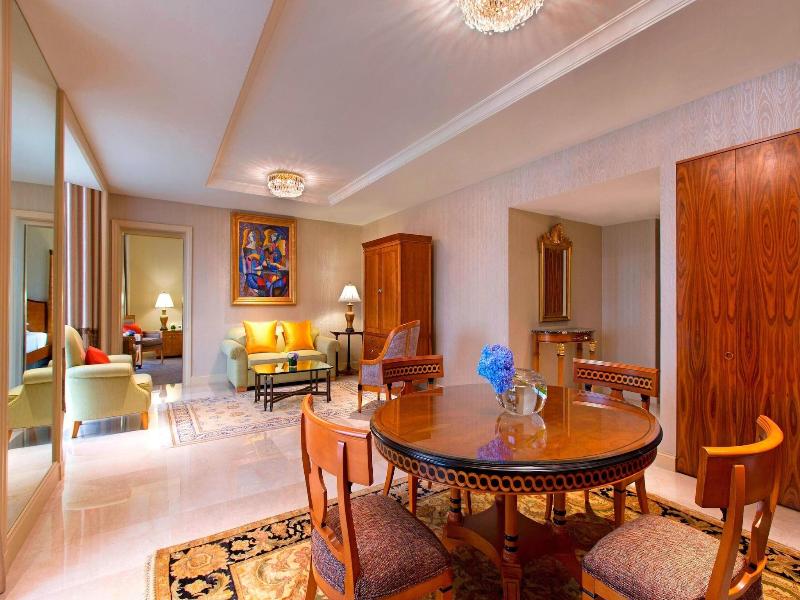 Sheraton Towers Singapore image