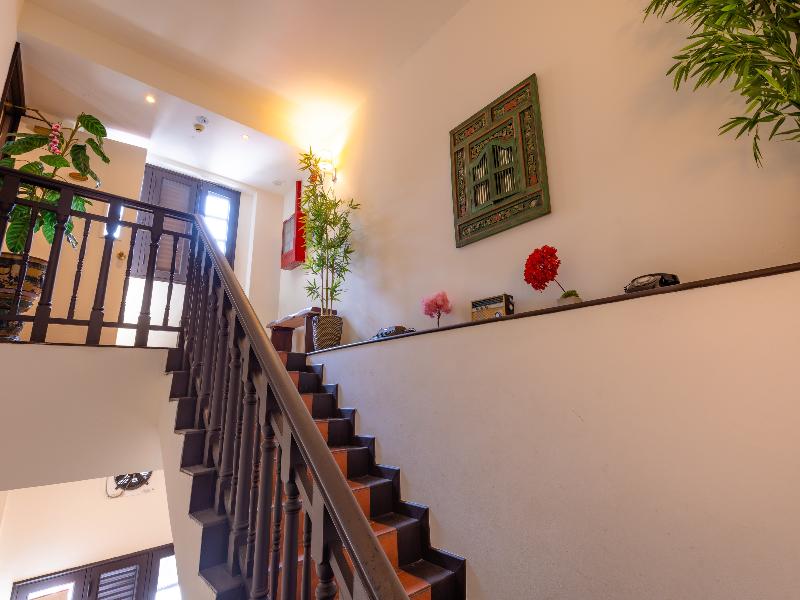 iNN at Temple St by Q Loft Newly Renovated image