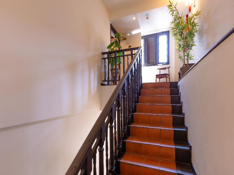 iNN at Temple St by Q Loft Newly Renovated image