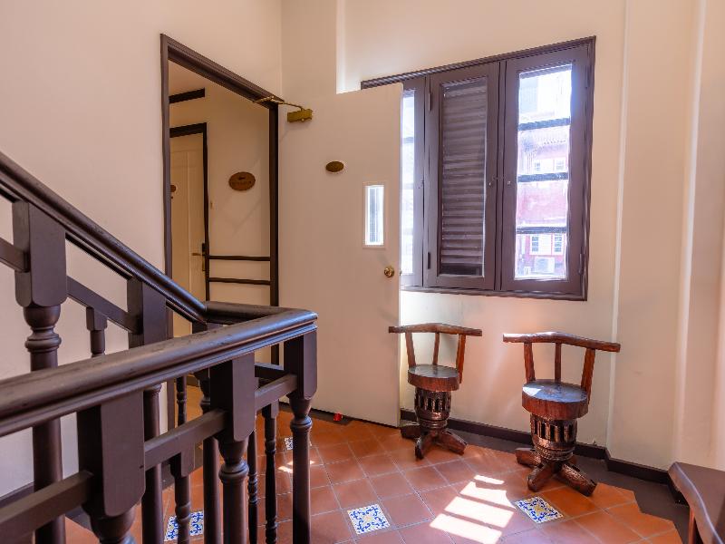 iNN at Temple St by Q Loft Newly Renovated image