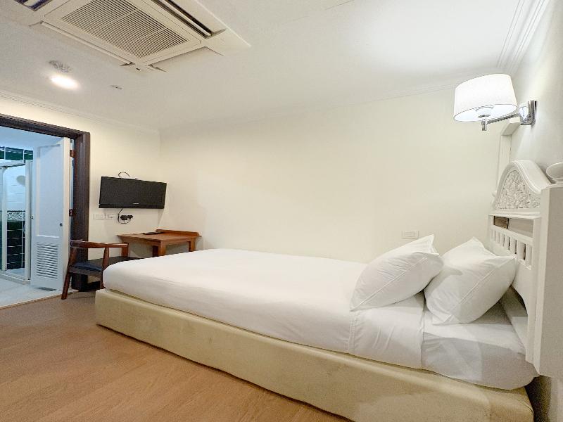 iNN at Temple St by Q Loft image