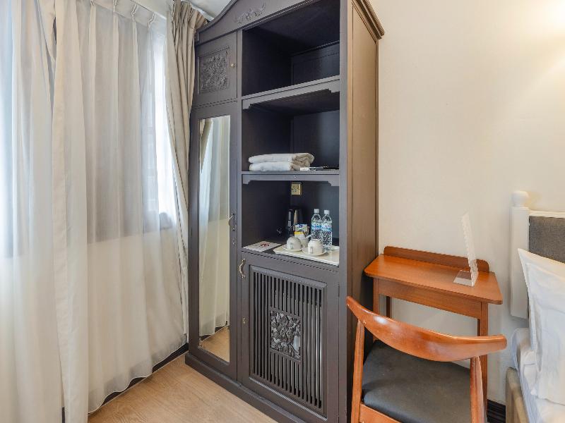 iNN at Temple St by Q Loft Newly Renovated image