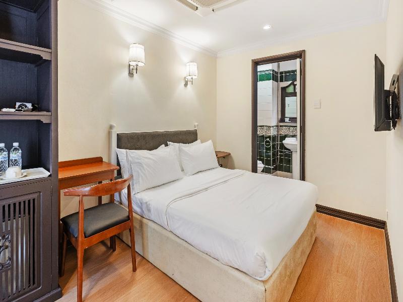 iNN at Temple St by Q Loft Newly Renovated image