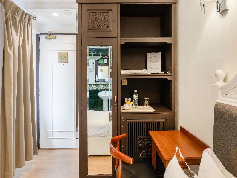 iNN at Temple St by Q Loft Newly Renovated image
