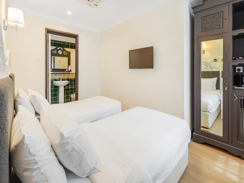iNN at Temple St by Q Loft Newly Renovated image