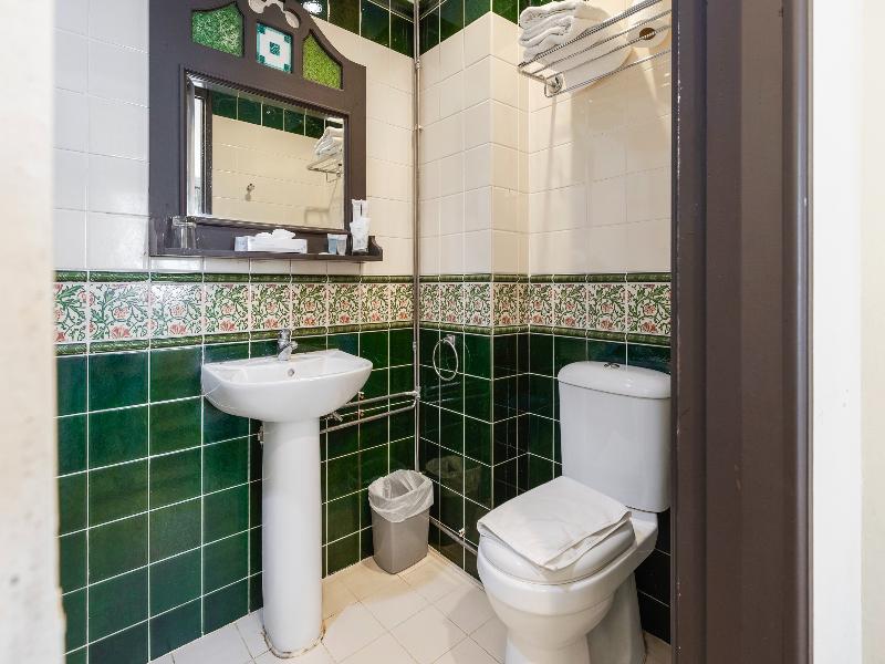 iNN at Temple St by Q Loft Newly Renovated image