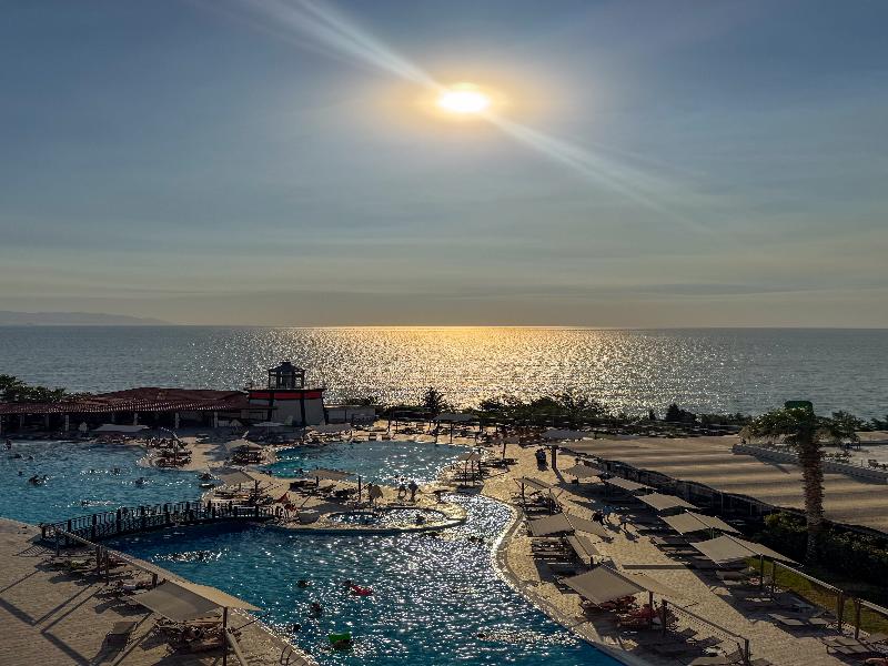 Sealight Resort Hotel image