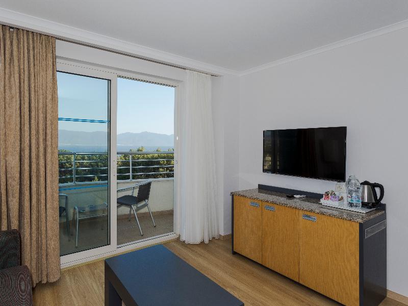 Sealight Resort Hotel image