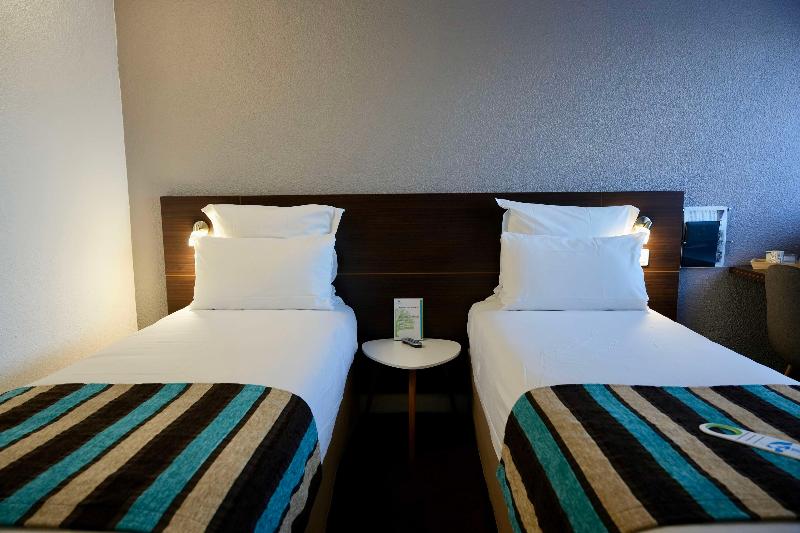 Sure Hotel by Best Western Biarritz Aeroport image