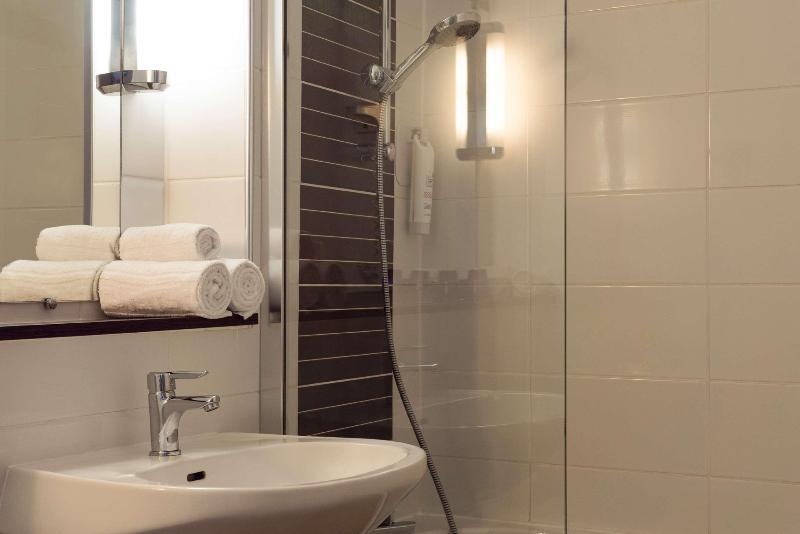 Sure Hotel by Best Western Biarritz Aeroport image