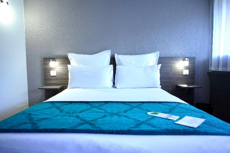 Sure Hotel by Best Western Biarritz Aeroport image