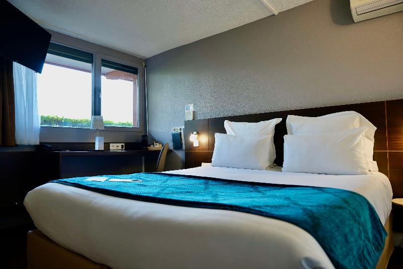Sure Hotel by Best Western Biarritz Aeroport image