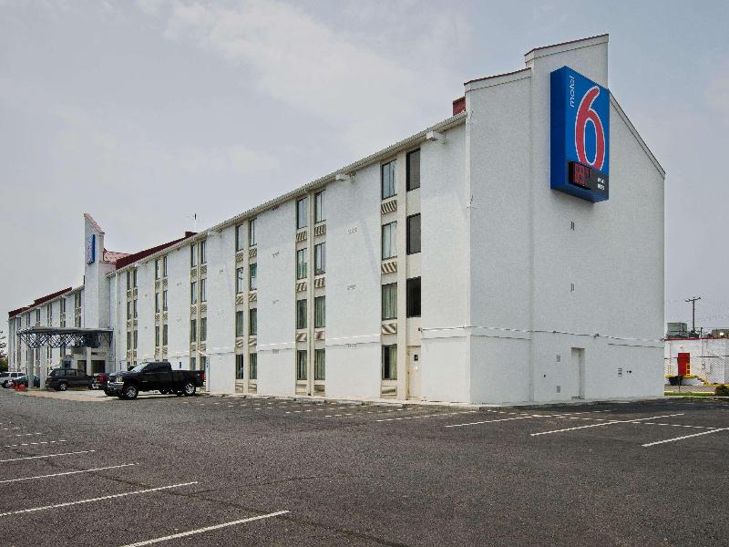 Motel 6 Springfield VA - Washington DC Southwest image