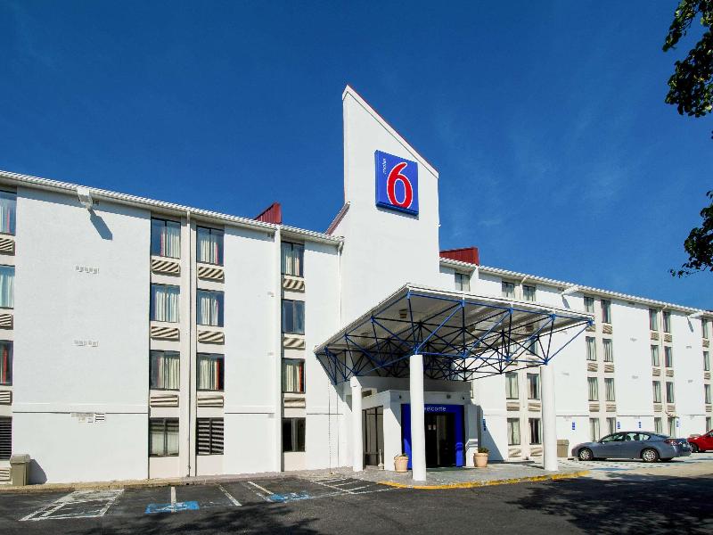 Motel 6 Springfield VA - Washington DC Southwest image