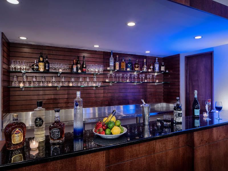 DoubleTree by Hilton Philadelphia Airport image