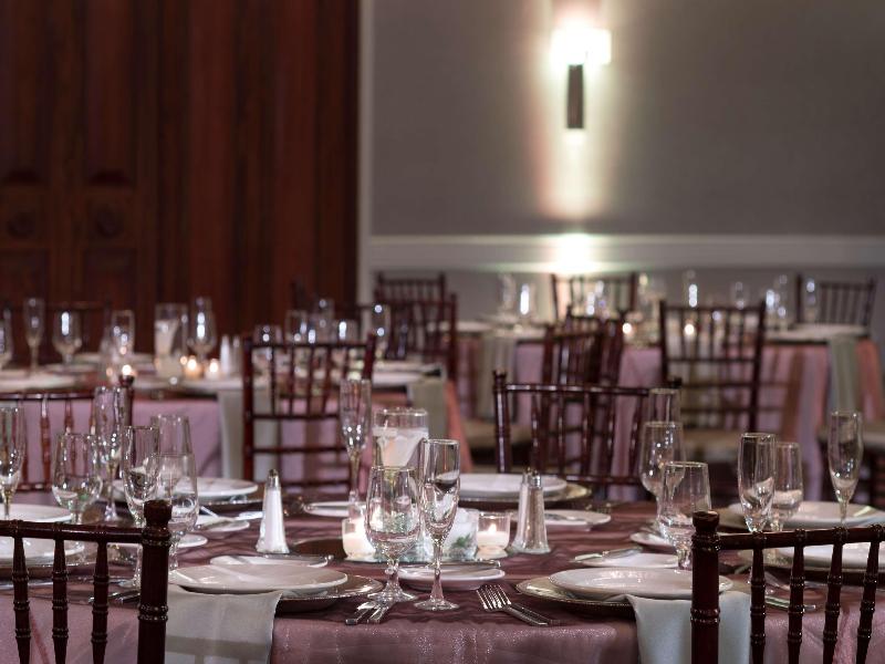 DoubleTree by Hilton Philadelphia Airport image