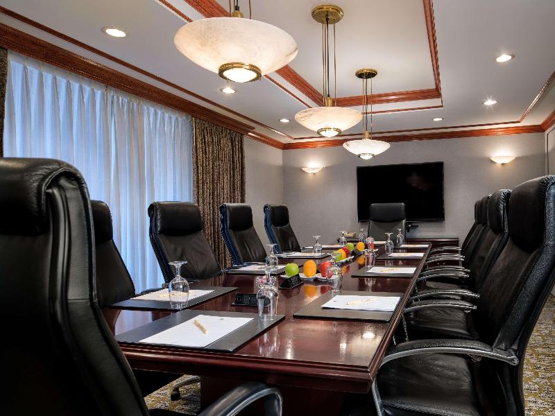 DoubleTree by Hilton Philadelphia Airport image