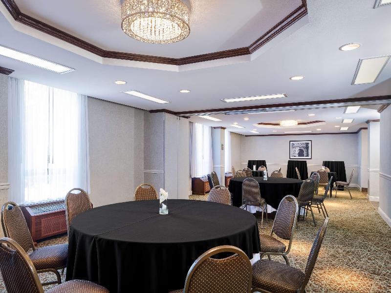 DoubleTree by Hilton Philadelphia Airport image