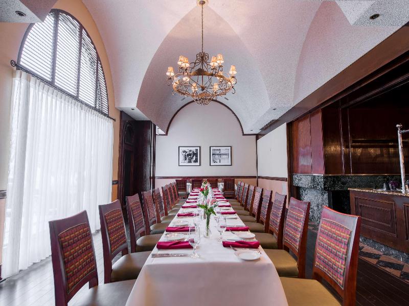 DoubleTree by Hilton Philadelphia Airport image