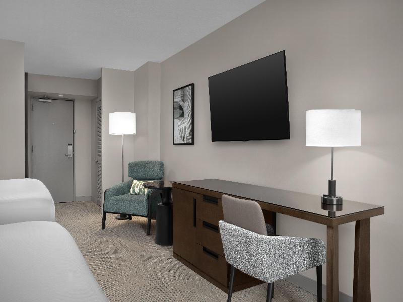 DoubleTree by Hilton Philadelphia Airport image