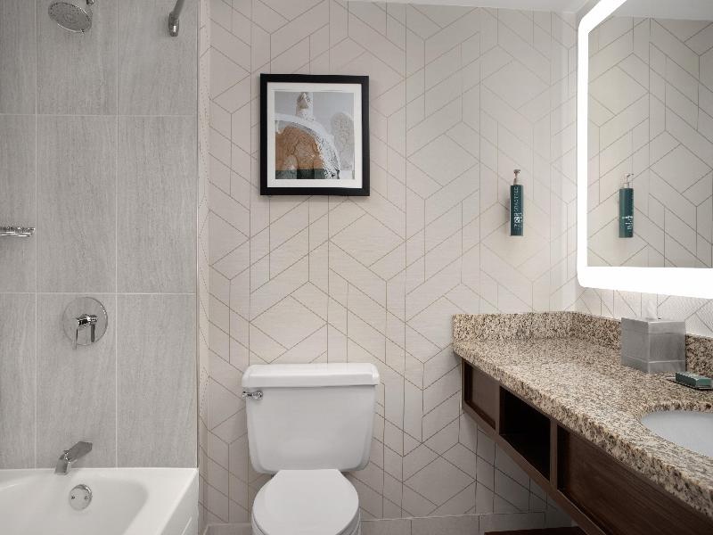 DoubleTree by Hilton Philadelphia Airport image