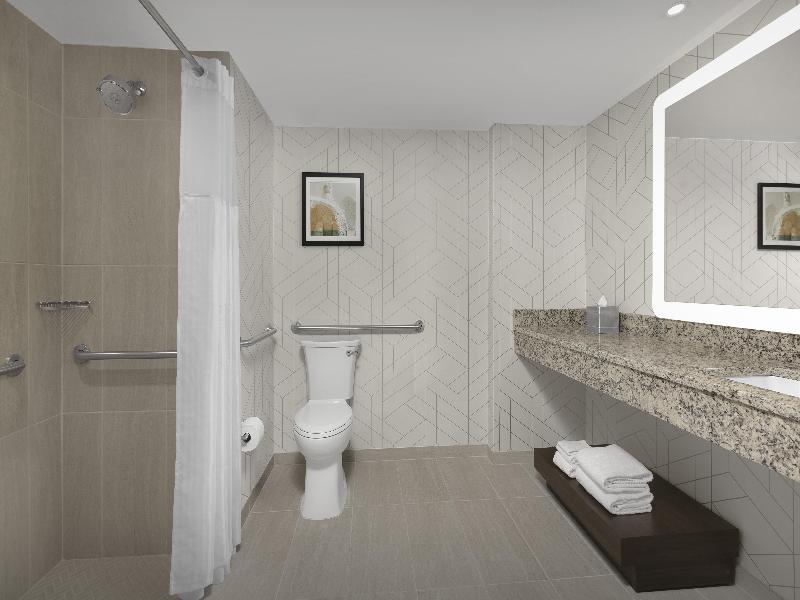 DoubleTree by Hilton Philadelphia Airport image