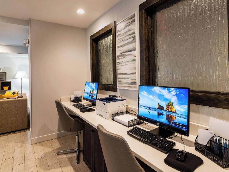 Four Points by Sheraton Charlotte - Lake Norman image