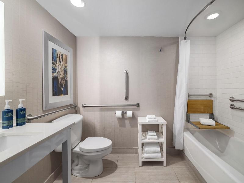 Four Points by Sheraton Charlotte - Lake Norman image
