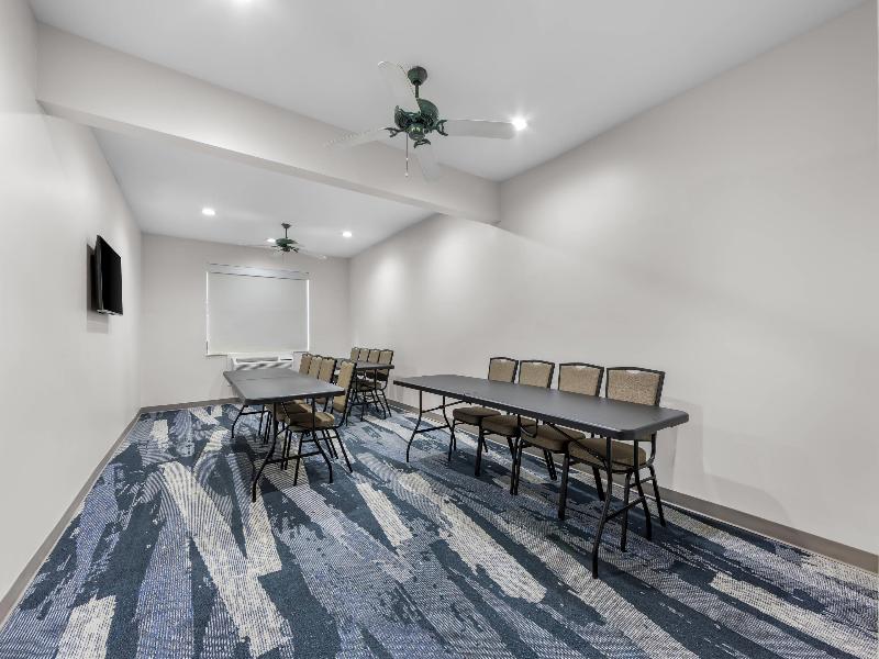 Comfort Suites (London) image