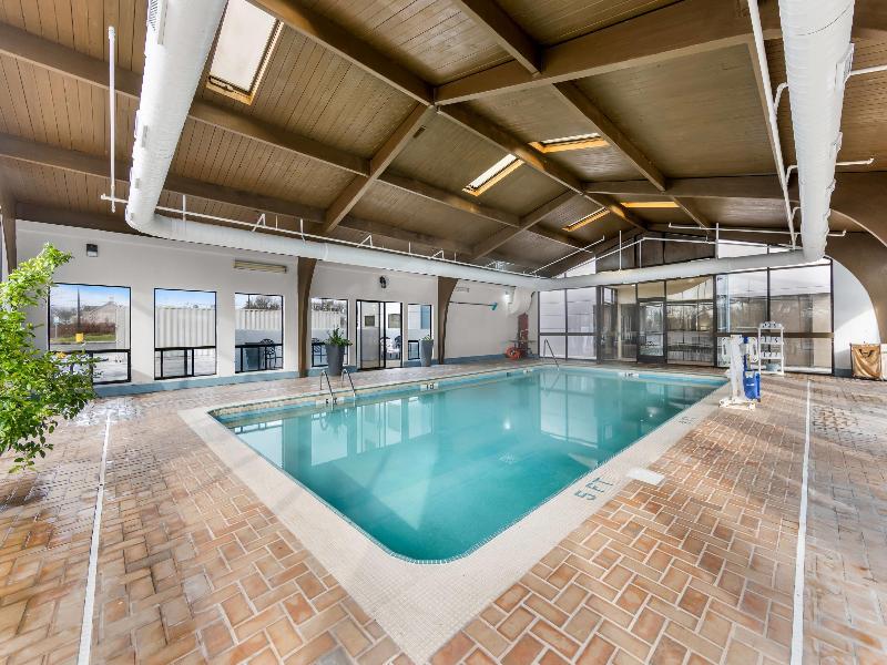 Comfort Suites (London) image